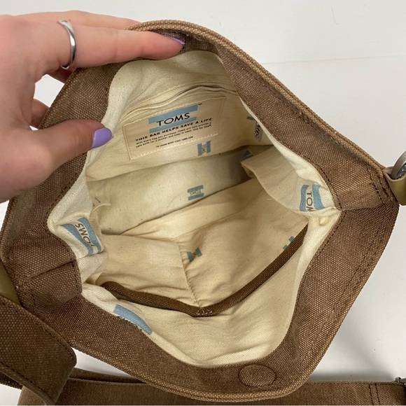 Toms canvas bucket round shoulder bag western print crossbody - Picture 9 of 9